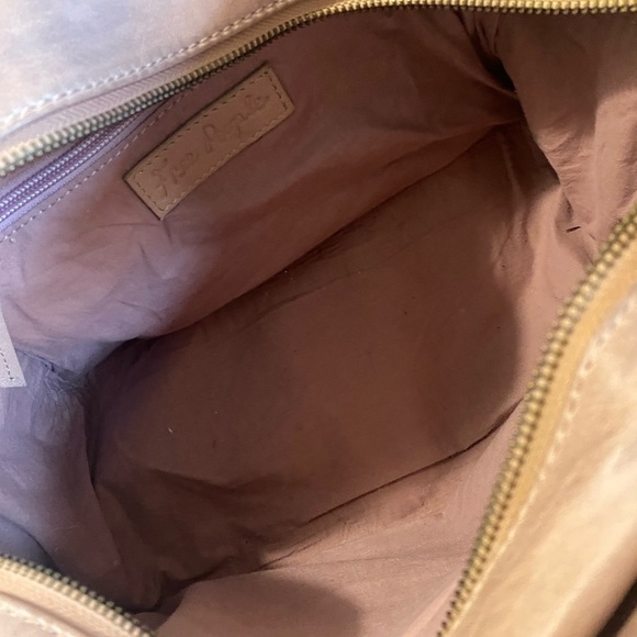 Free people light pink shoulder bag. - Picture 3 of 4